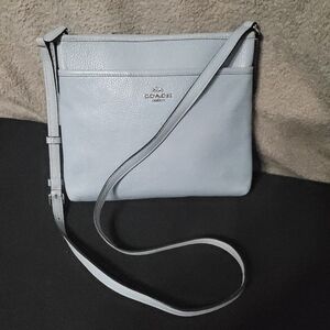 Coach Blue Leather Crossbody Bag Peeble Leather F28035 Great condition ❤️🧡